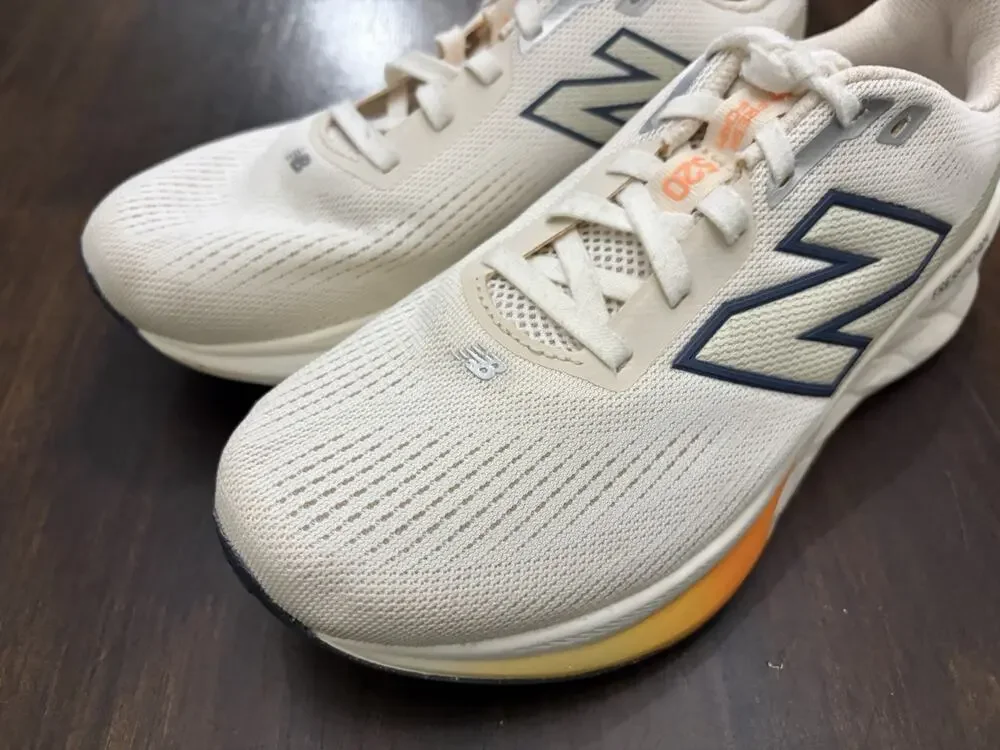 New Balance Women's Fresh Foam 520 v9 size 7.5 White,Orange, Blue